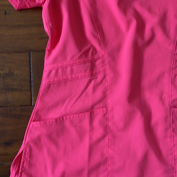 Hot Pink Grey’s Anatomy Scrubs Small/Small Tall Neon - Picture 3 of 7
